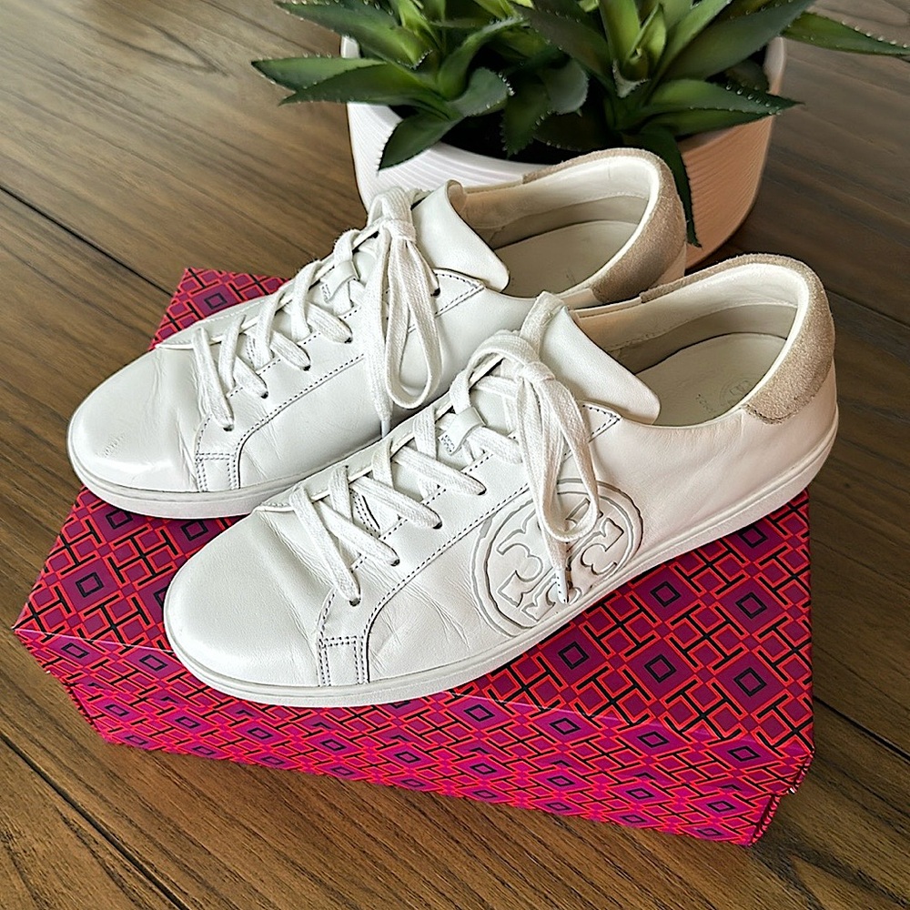 Tory Burch T-Logo Leather Sneaker